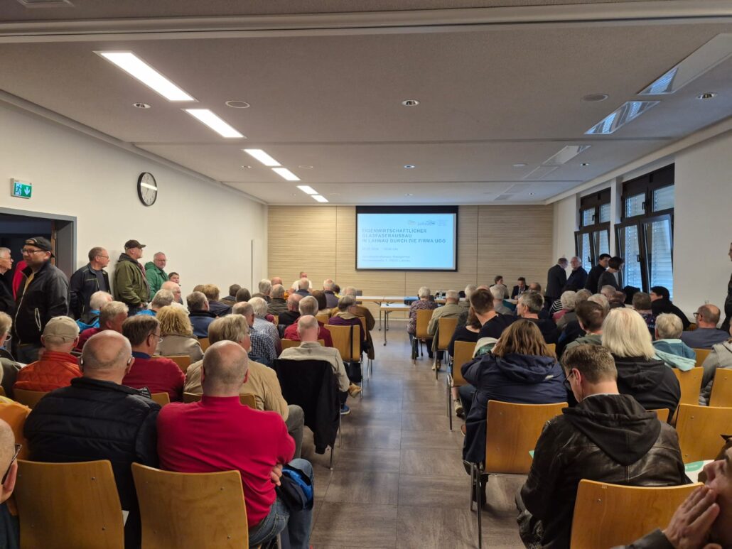 Vielbesuchte Informationsveranstaltung von Unsere Grüne Glasfaser zur Glasfaseranbindung in der Region.